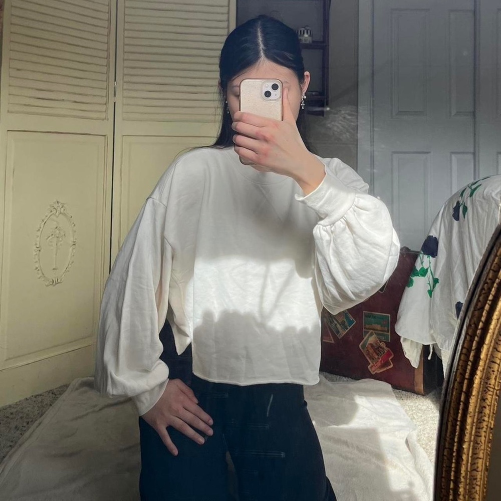 FRAME white cropped crew neck sweater